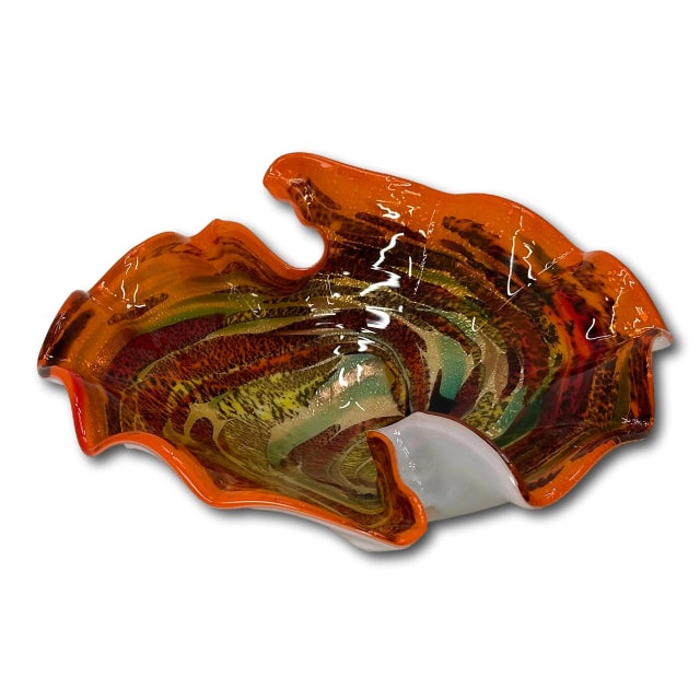 Stunning Mid 20th Century Venetian - Italian Murano Hand Blown Art Glass Bowl For Sale - Image 4 of 13