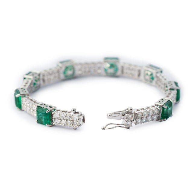 14.76 Carats Natural Zambian Emerald with Diamonds 4.74 Carats and 14k Gold For Sale - Image 17 of 18