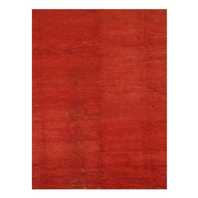 Here is an exciting and appealing antique Oriental carpet – an antique Art Deco rug that was designed and woven in China...