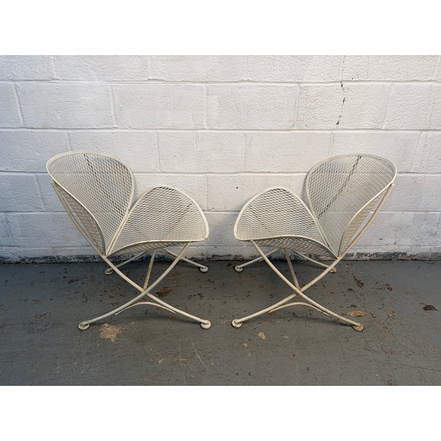 Italian Mid 20th Century Pair of Italian White Metal Clamshell Outdoor Chairs by Tempestini, Attributed For Sale - Image 3 of 14