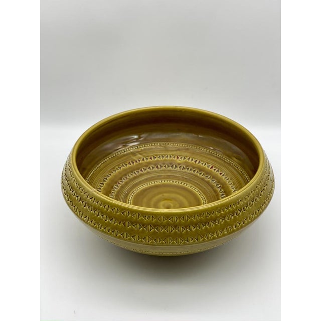 Large vintage ceramic bowl with "Sahara" decoration, designed by Aldo Londi for the Italian manufacturer Bitossi Ceramiche...