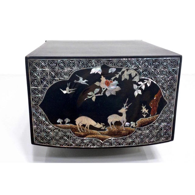 Black Antique Chinese Black Lacquer Double Dragon & Deers Jewellery Box Inlaid With Mother of Pearl For Sale - Image 8 of 9