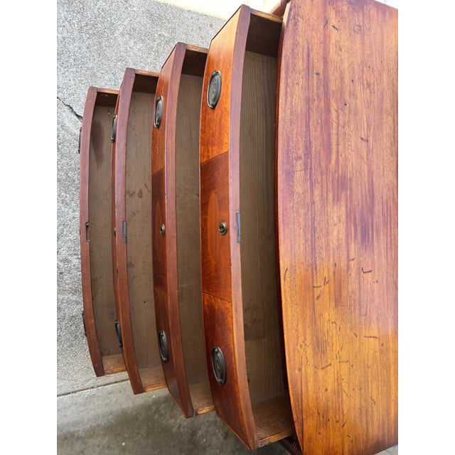 Antique New England Federal Chest of Drawers / Dresser For Sale In Los Angeles - Image 6 of 12