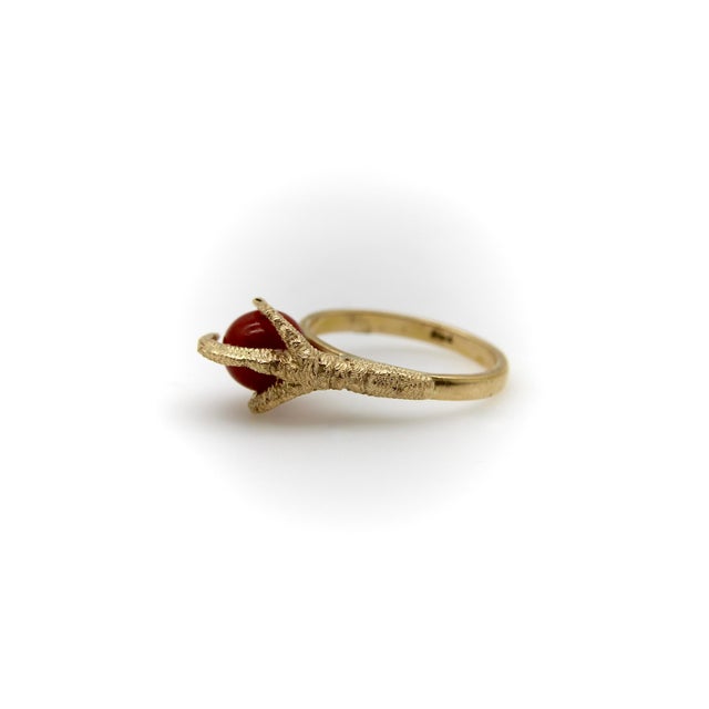Vintage 18k Gold Sardinian Red Coral Bead and Claw Ring Size 7 For Sale - Image 4 of 8
