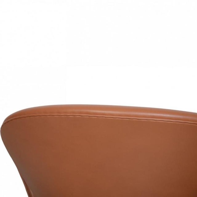 Vintage Swan Chair in Leather by Arne Jacobsen, 1960s For Sale - Image 10 of 16