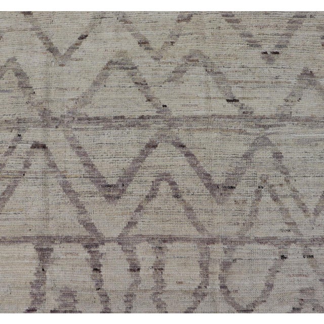 Afghan Modern Casual Chevron Runner in Light Cream and Dark Gray 4'2 X 12'7 For Sale - Image 10 of 12