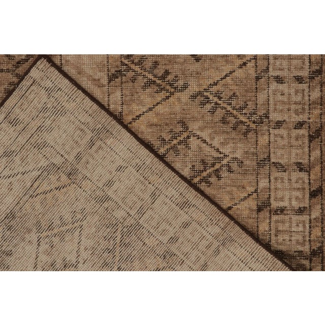 Rug & Kilim’s Distressed Style Rug in Beige & Brown Tribal Patterns For Sale In New York - Image 6 of 7