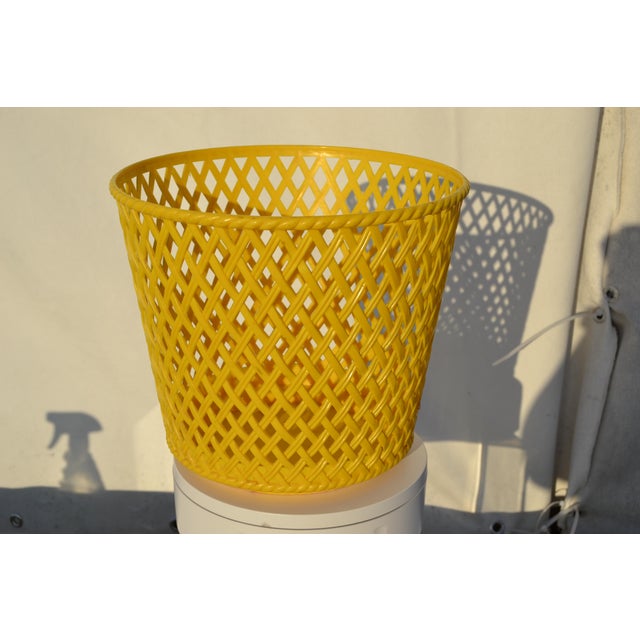 1970s 1970s Faux Basket Weave Yellow Plastic Wastebasket For Sale - Image 5 of 9
