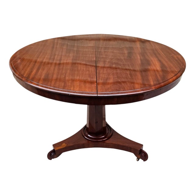 19th Century English William IV Mahogany Tilt-Top Table With a Pedestal Tri-Form Base For Sale