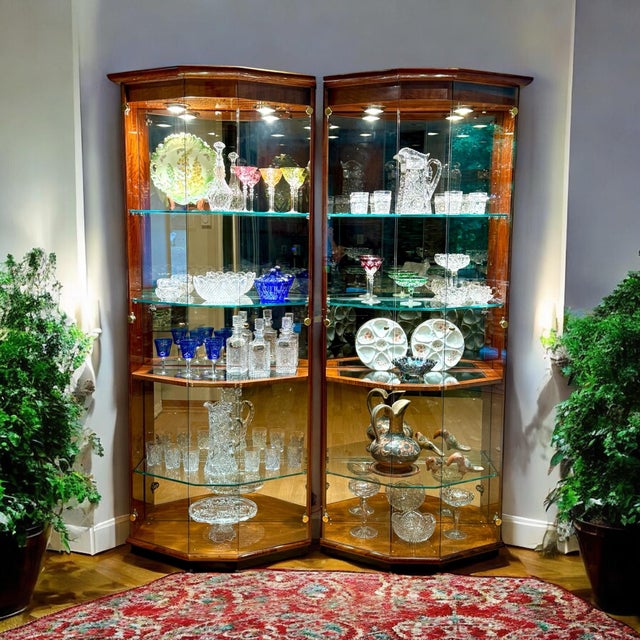 Henredon Henredon Set of 2 Cherry Wood Vitrine Illuminated Display Cabinets Book Matched Pair For Sale - Image 4 of 18