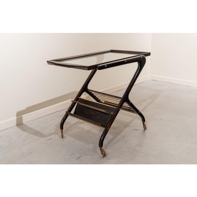 Mid-Century Modern Italian Service Trolley with Magazine Rack, 1950s For Sale - Image 3 of 8