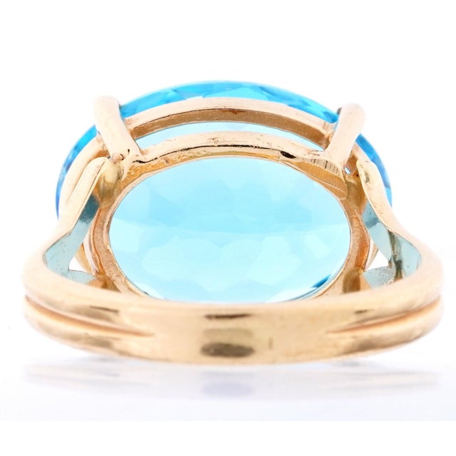 Modern 14k Gold Oval Blue Topaz Cocktail Ring For Sale - Image 3 of 8