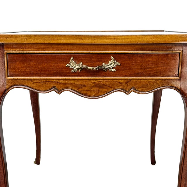 1970s High-Shine French Provincial-Style Inlaid Mahogany Side Tables by Sherrill Furniture - A Pair For Sale - Image 9 of 18