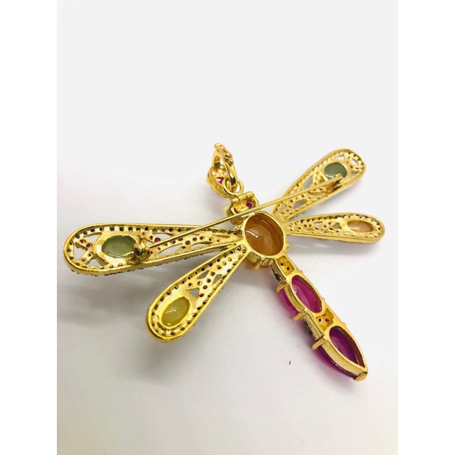 Late 20th Century Bochic “Orient” Vintage Multi Color Fancy Sapphire & Ruby Brooch Set In 18K Gold For Sale - Image 5 of 9