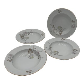 Vintage Rimmed Soup Bowls Sweetheart Rose by Johann Haviland 8" Set of 4 For Sale