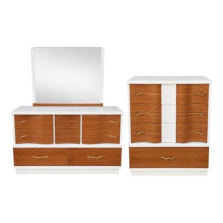 Vintage Mid-Century Modern Refinished Dresser Pair With Detachable Mirror For Sale