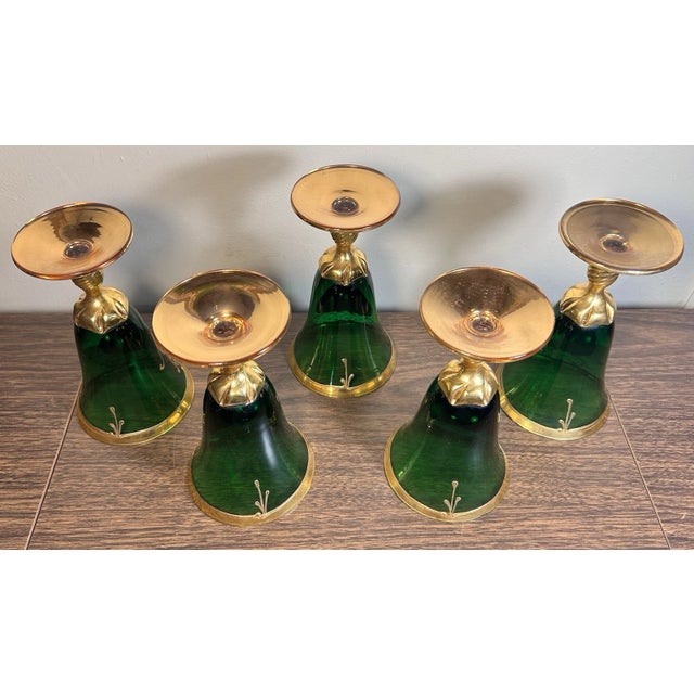 Vintage Venetian Tre Fuochi Gilded Emerald Green Glass Decanter and 5 Goblets For Sale - Image 9 of 10