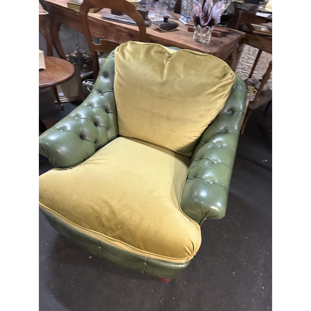 Chiesterfield Leather & Velour Armchair, 1970s, in Very Good conditions. Designed 1970 to 1979