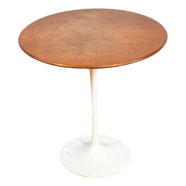 Vintage Knoll International Saarinen Walnut Tulip Side Table For Sale