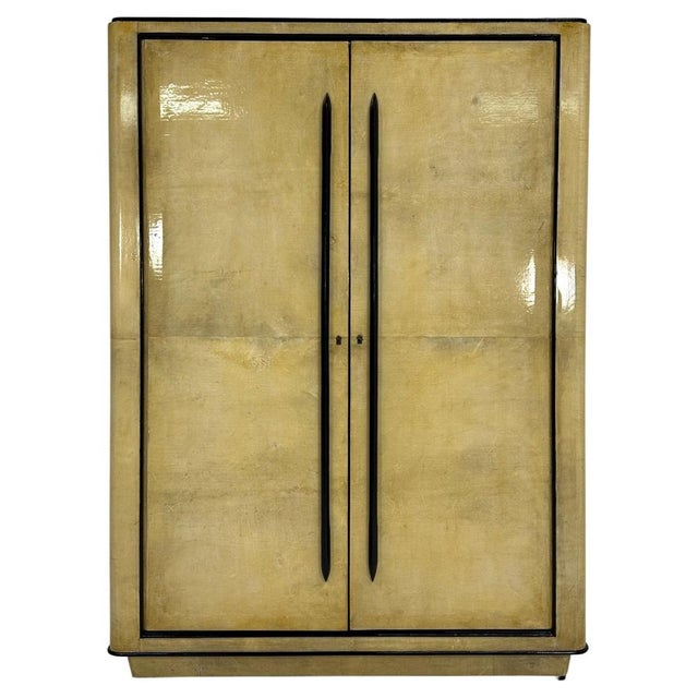 Beige Italian Art Deco Parchment and Walnut Dye Armoire atributed to Guglielmo Ulrich, 1940s For Sale - Image 8 of 8