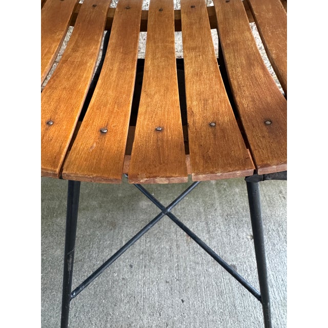 1960s Arthur Umanoff Rush, Iron, and Walnut Slat Swivel Chair For Sale - Image 9 of 12