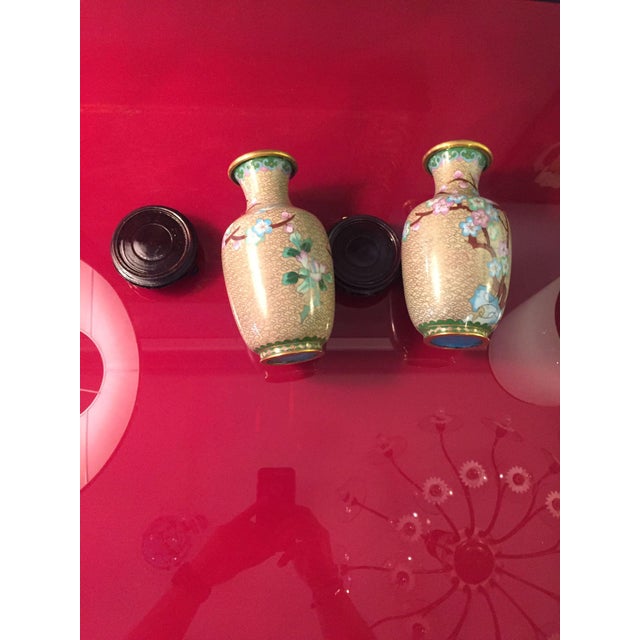 Chinese Cloisonné Vases in Enamel and Gild, 1920 For Sale - Image 6 of 12