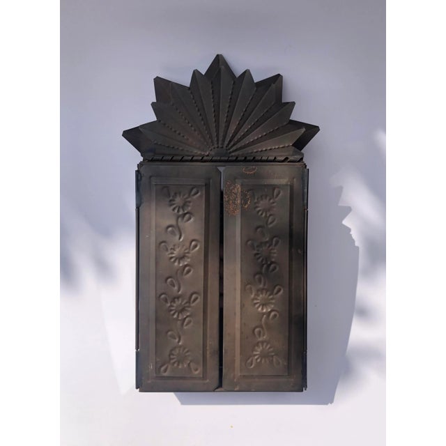 Mexican Mid 20th Century Mexican Sunburst Shadowbox Nicho Wall Hanging With Front Doors For Sale - Image 3 of 11