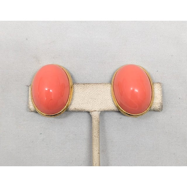 Vintage Signed Alexis Kirk Cabochon Faux-Coral Clip Earrings-2 Pieces For Sale In Philadelphia - Image 6 of 10