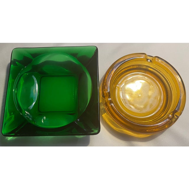Anchor Hocking Set of Two Vintage Mid-Century Modern Ashtrays/Forest Green and Golden Amber For Sale - Image 4 of 5