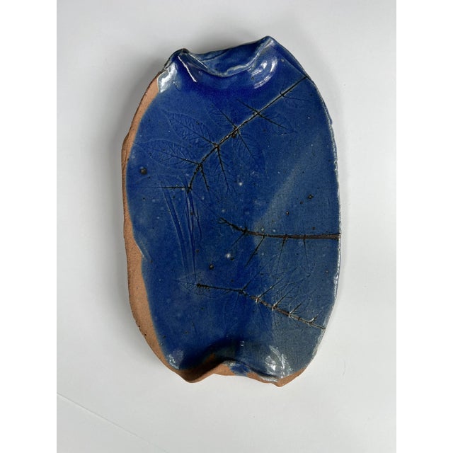 1990s Blue Pottery Serving Platter For Sale - Image 5 of 7