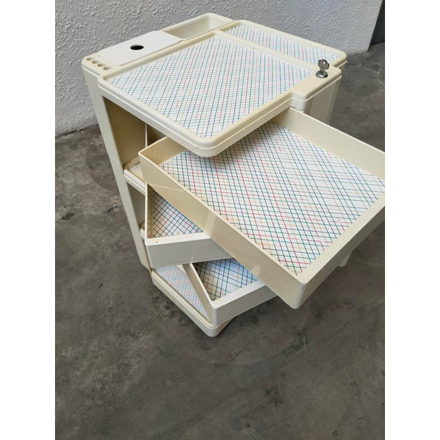 Beige Vintage Side Table in Plastic, 1970 For Sale - Image 8 of 11