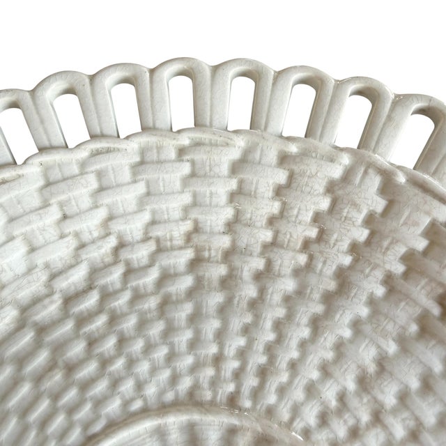 Pair of 19th Century Wedgwood Creamware Platters For Sale In Chicago - Image 6 of 18