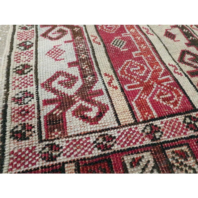 Galerie Shabab Collection Early 20th Century Turkish Ghiordes Throw Rug For Sale In New York - Image 6 of 9