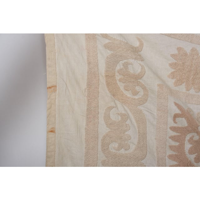 Beige Suzani Bedspread - Neutral Beige Uzbek Table Cloth For Sale - Image 8 of 11