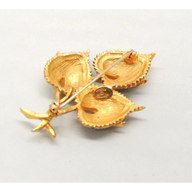 Vintage 1960s Signed Hattie Carnegie Pavé Clear Rhinestone Flower Buds Brooch For Sale In Philadelphia - Image 6 of 7