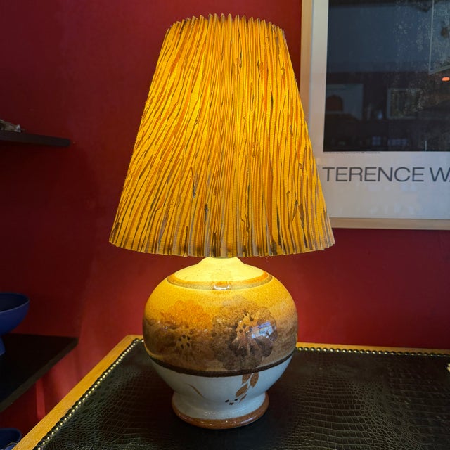 Charming cream and brown ceramic lamp with handpainted floral and stripe details. US wiring // Standard Bulbs // brass...