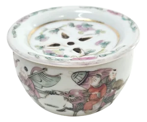 Exquisite Qing Dynasty Famille Rose Cricket Pot – 3.5” Hand-Painted Porcelain
