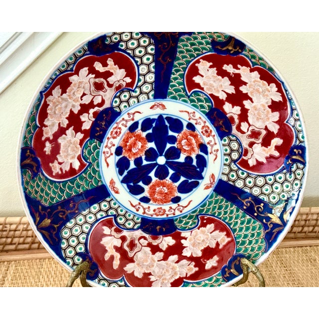 Japanese Mid-Century Imari Charger Plate — 12.5” — Hand‑Painted For Sale - Image 3 of 12