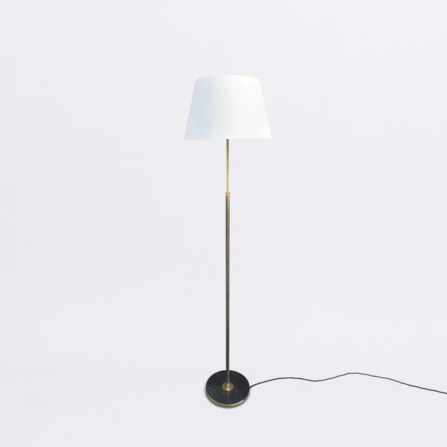 Telescopic Floor Lamp with Fluted Stem, 1950s For Sale - Image 9 of 9