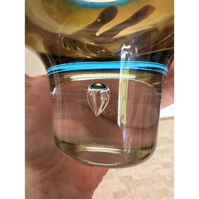 Vicke Lindstrand Kosta: Vicke Lindstrand: Bowl in Blue, Green and Yellow. Signed For Sale - Image 4 of 6