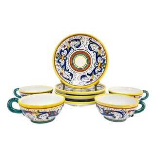 Late 20th Century Italian Labor Deruta Hand-Painted Maiolica Cups and Saucers, Set of 4 For Sale