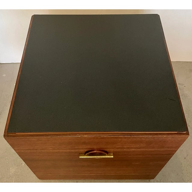 Mid-Century Modern Midcentury Modern Cube Side Table on Casters With Brass Accents For Sale - Image 3 of 9