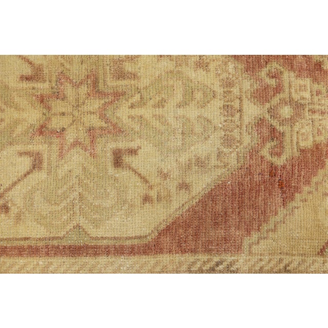 Sand Antique Turkish Oushak Hand-Knot Wool Rug With Central Medallion, Small Accent Mat – 1' X 3' For Sale - Image 8 of 8