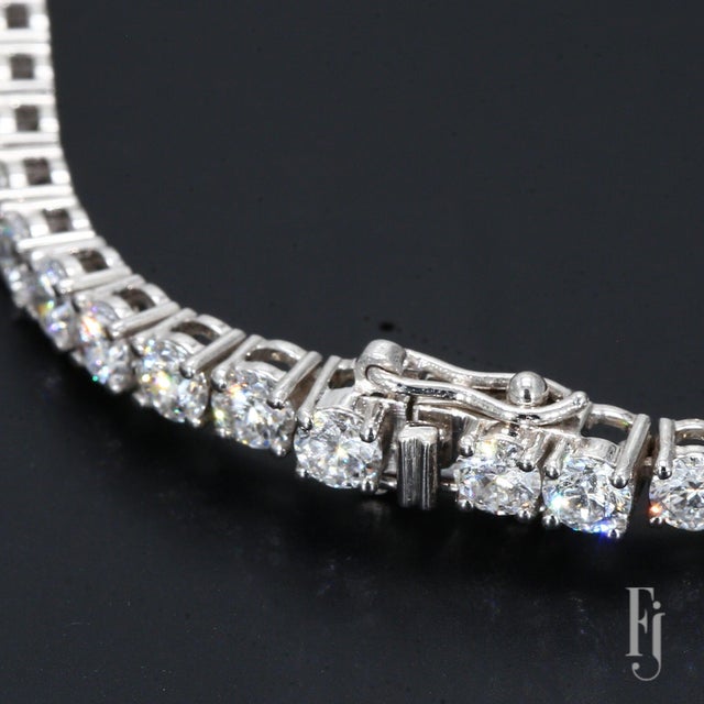 10k White Gold Tennis Bracelet With 10.26ctw of E/Vvs2 Grade Lab-Grown Diamonds For Sale - Image 4 of 4