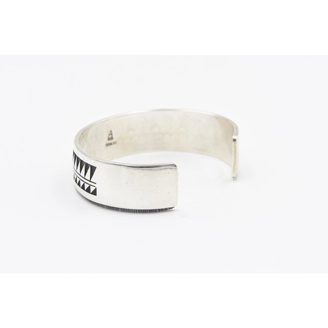 Vintage Hopi Native American Overlay Sterling Silver Cuff Bracelet by Chalmers Day For Sale In Miami - Image 6 of 12