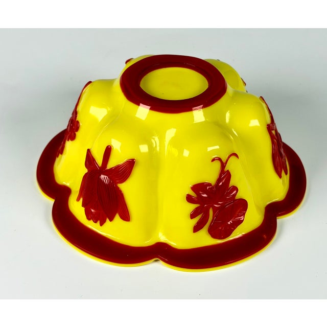 Yellow Chinese Imperial Yellow Peking Glass Lobed Bowl With Ruby Red Floral Overlay For Sale - Image 8 of 8