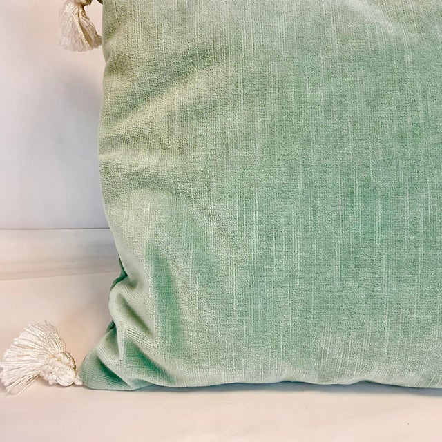 Textile 1980s Vintage Hollywood Regency Velvet Small Decorative Pillows, White Corner Tassels - A Pair For Sale - Image 7 of 10