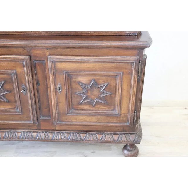Antique Cabinet in Walnut Wood, 1600s For Sale - Image 5 of 18