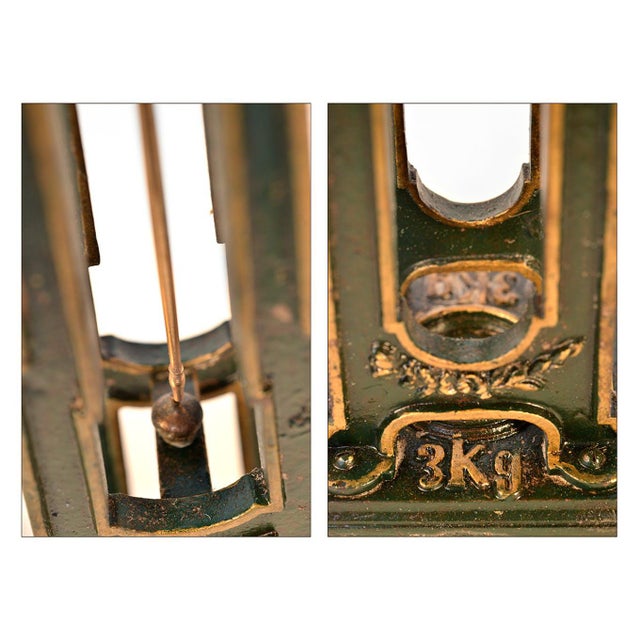 Ancient english scale, circa 1940.