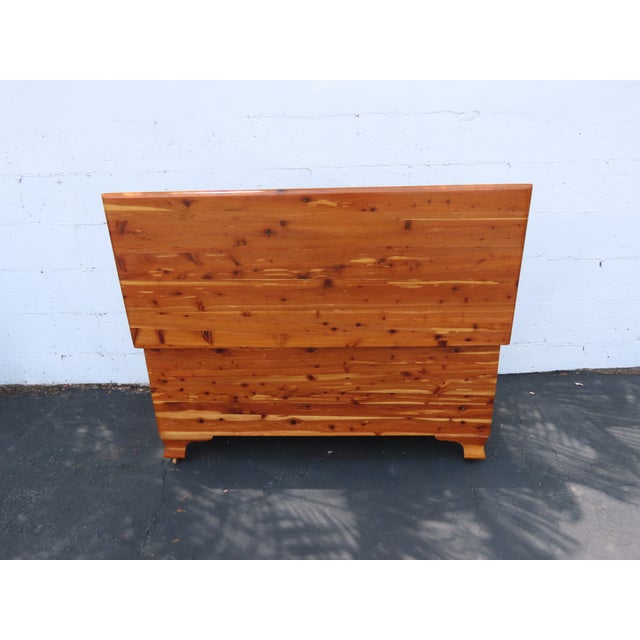Early 1900s Lane Solid Cedar Hope Chest Blanket Trunk Bench 6586 For Sale - Image 9 of 18